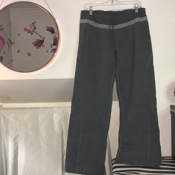 Lululemon Grey Thicc Sweatpants with Drawstring